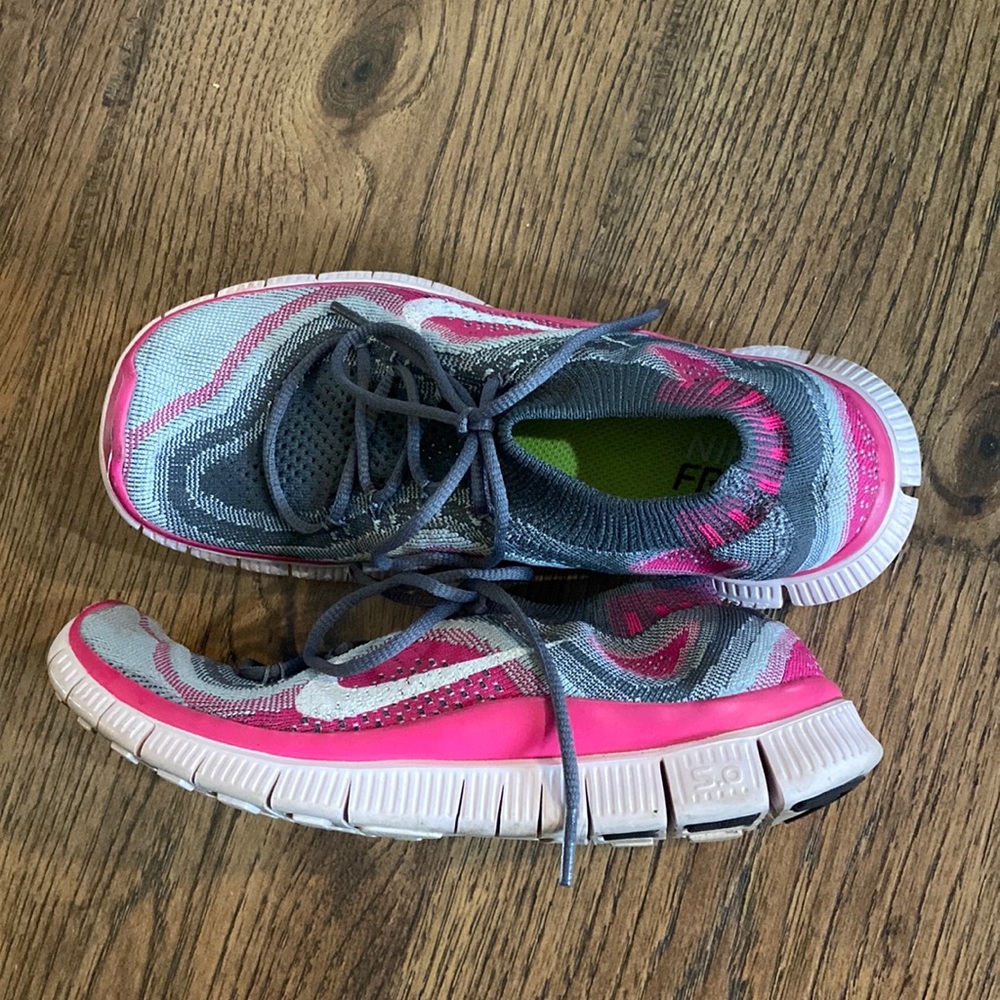 Nike Flyknit Free Run Tennis Shoes Size 7